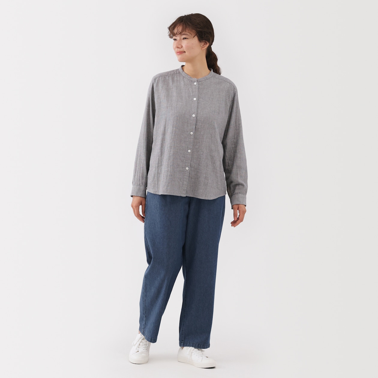 婦人　洗いざらし　デニムイージーテーパードパンツ