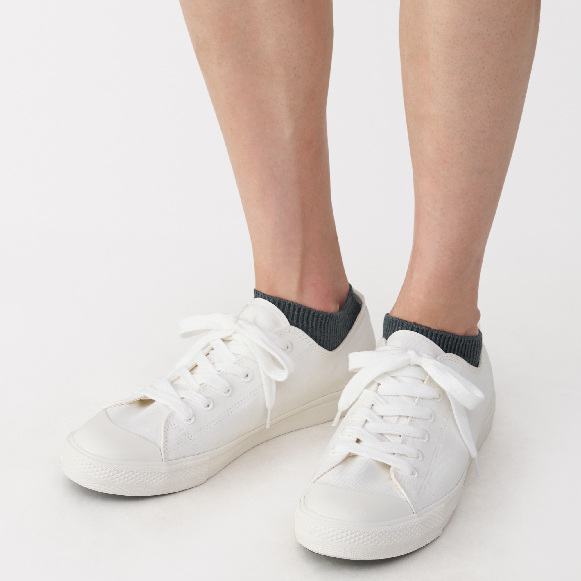 紳士　足なり直角　裏返しても履ける　スニーカーイン