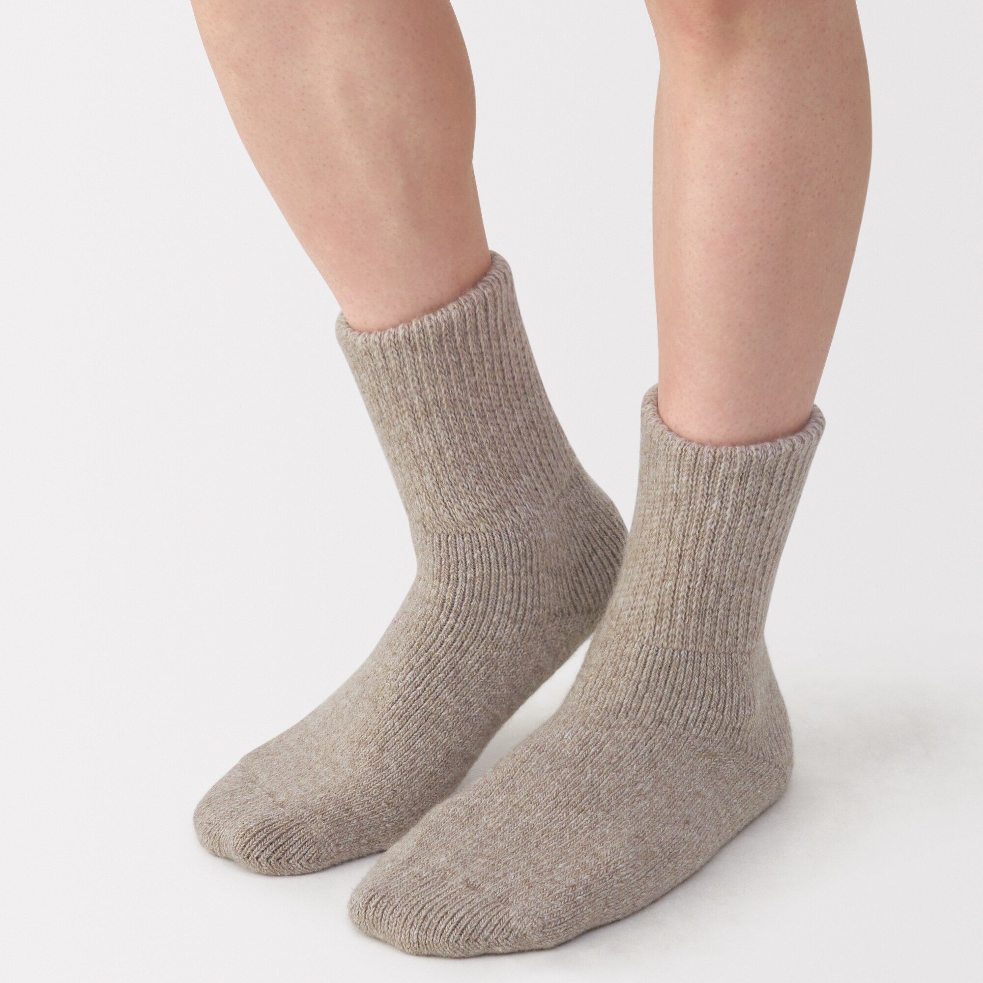 紳士　足なり直角　履き口やわらか　ウール混　ルームソックス