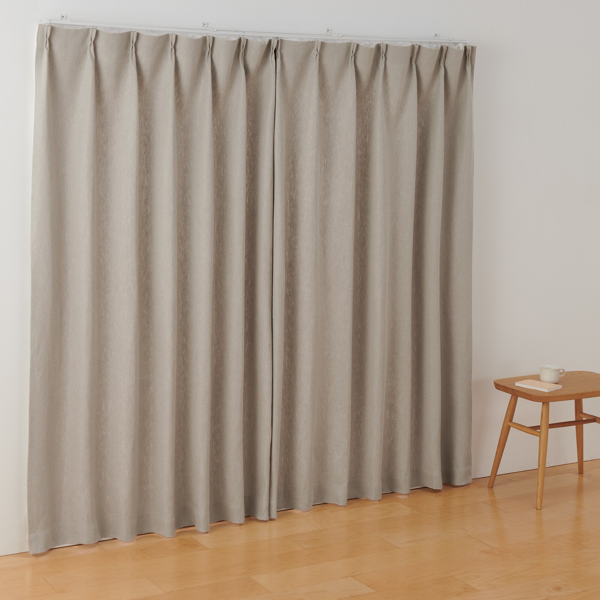 麻平織太番手プリーツカーテン／生成