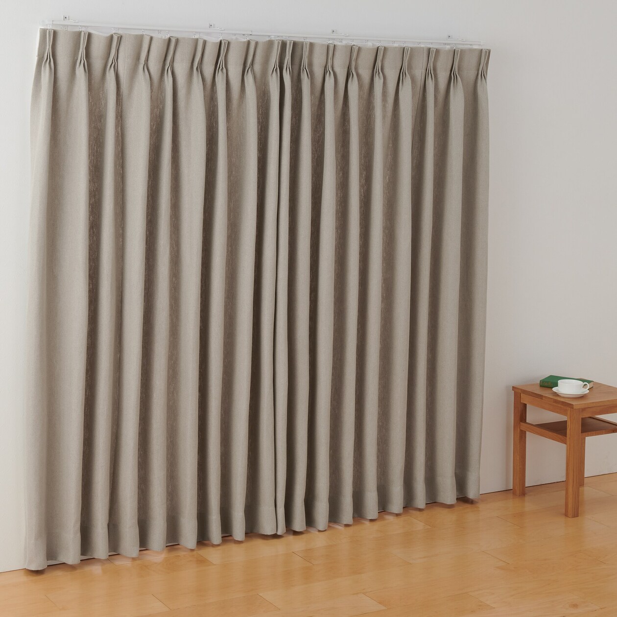麻平織太番手プリーツカーテン２倍ヒダ／生成