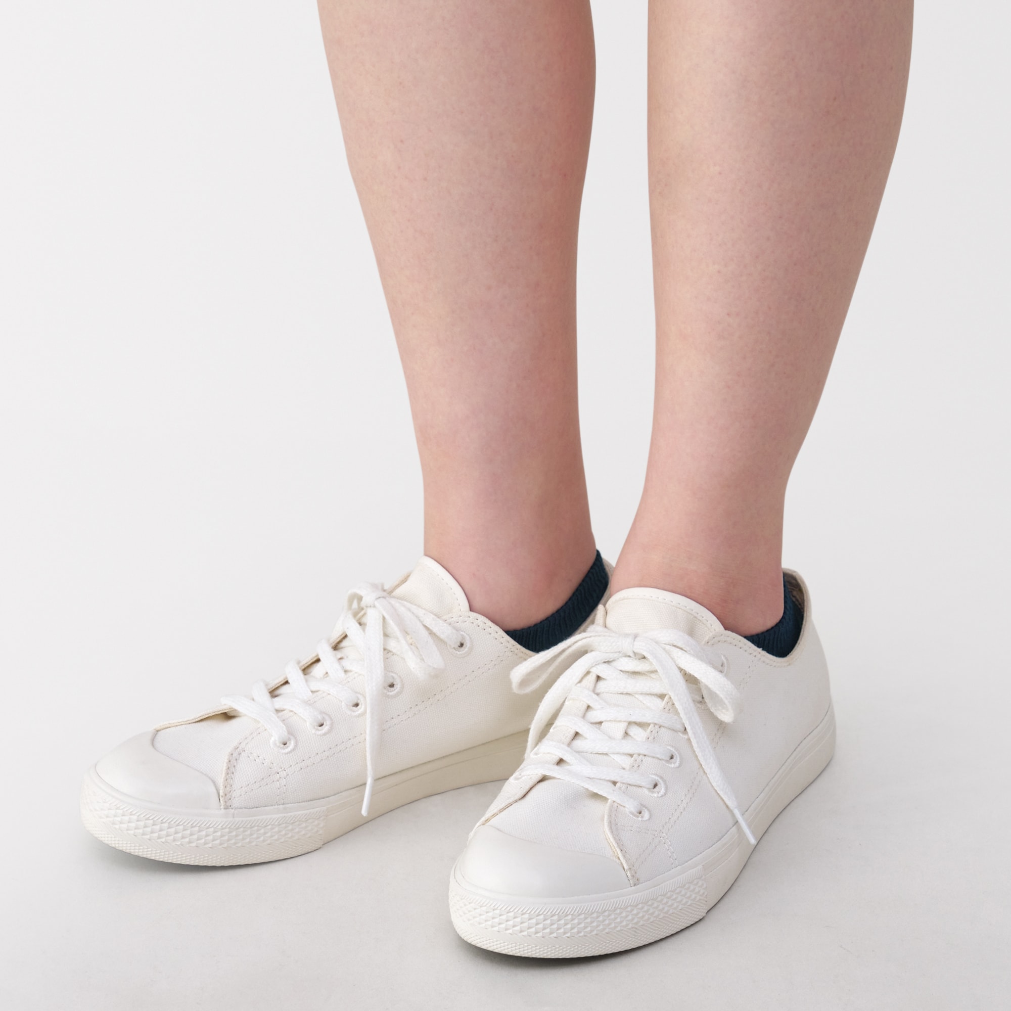 婦人　足なり直角　スニーカーイン