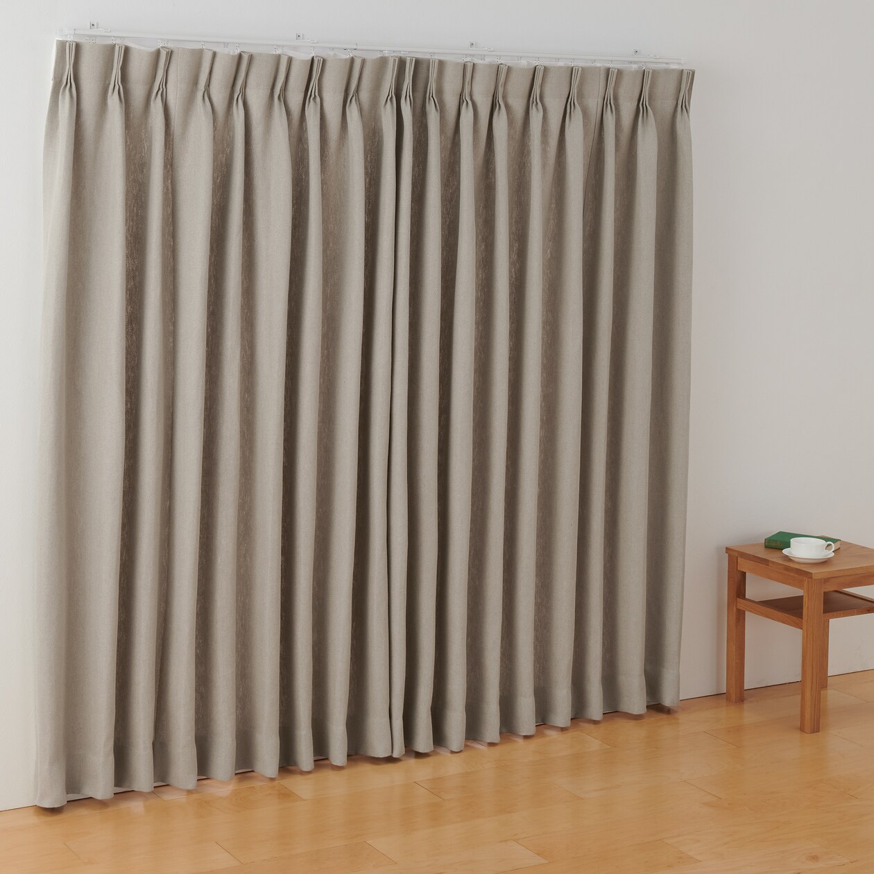麻平織太番手プリーツカーテン２倍ヒダ／生成