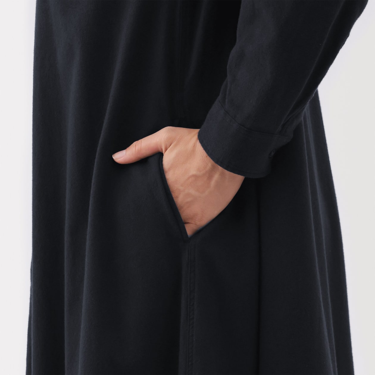 婦人　両面起毛フランネルスタンドカラー長袖ワンピース