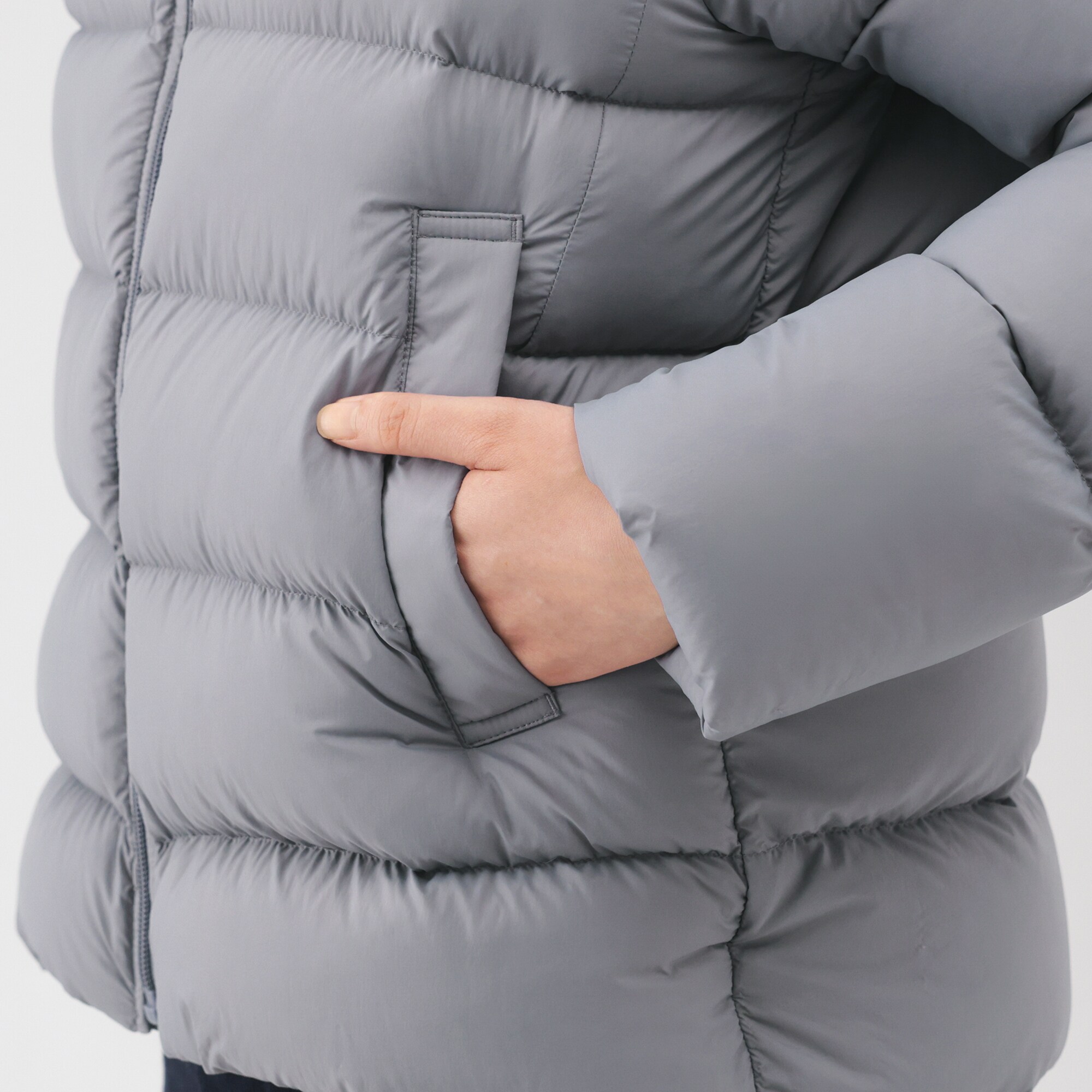 婦人 軽量ダウンポケッタブルフード付きジャケット | 無印良品