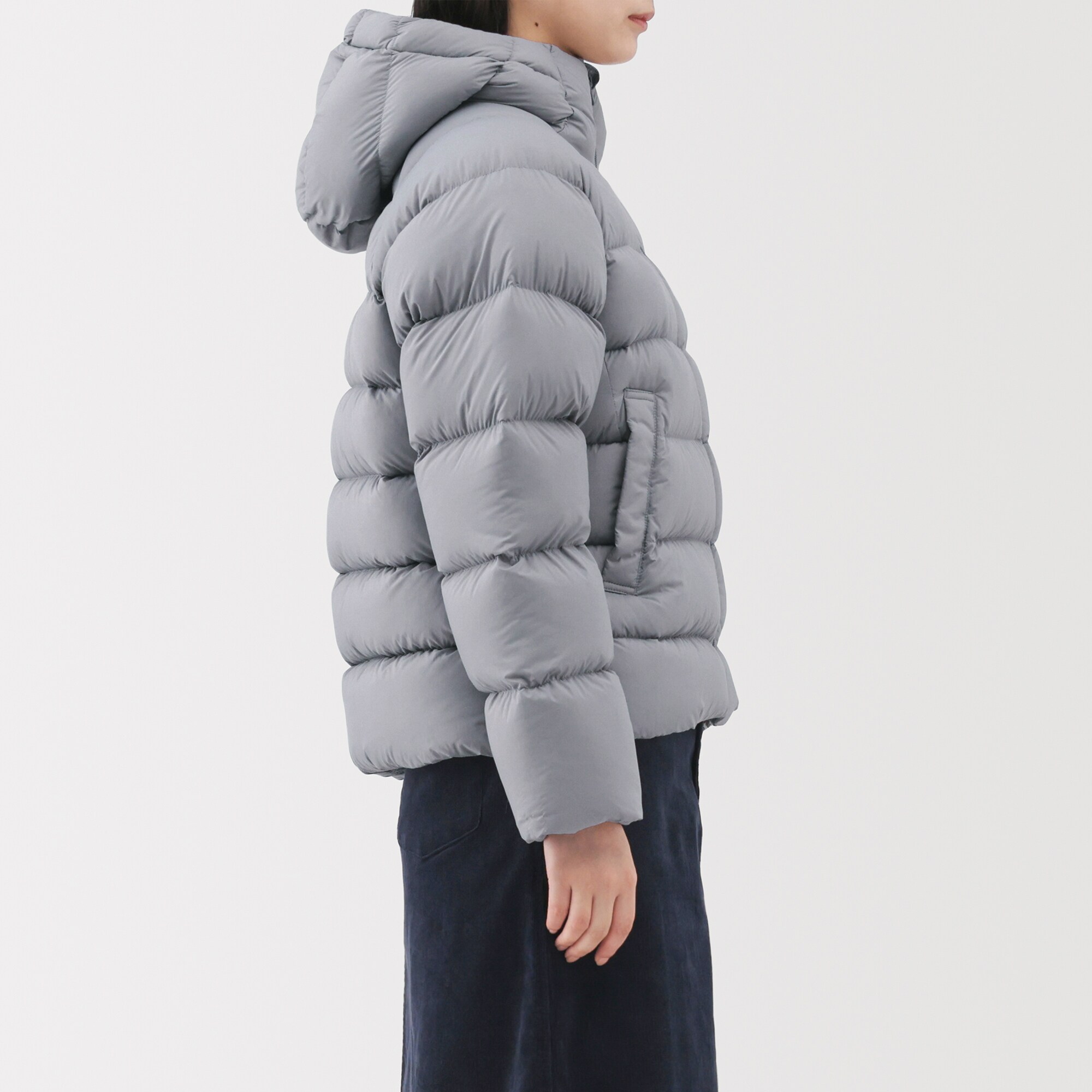 婦人 軽量ダウンポケッタブルフード付きジャケット | 無印良品