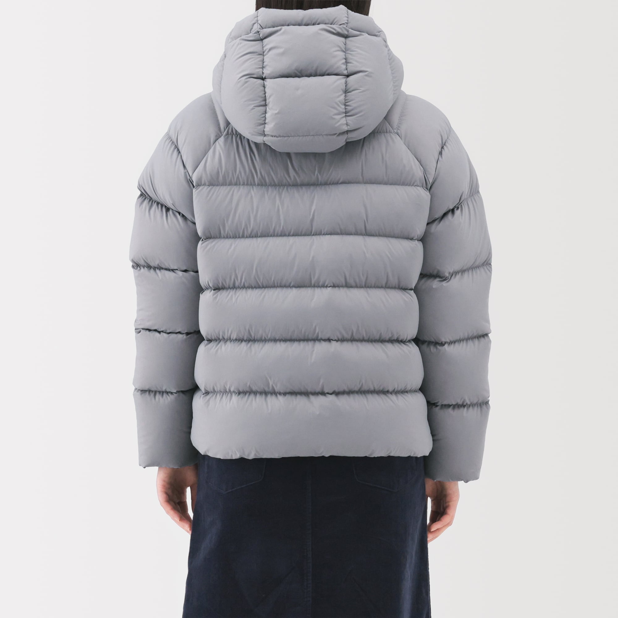 婦人 軽量ダウンポケッタブルフード付きジャケット | 無印良品