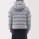 婦人　軽量ダウンポケッタブルフード付きジャケット