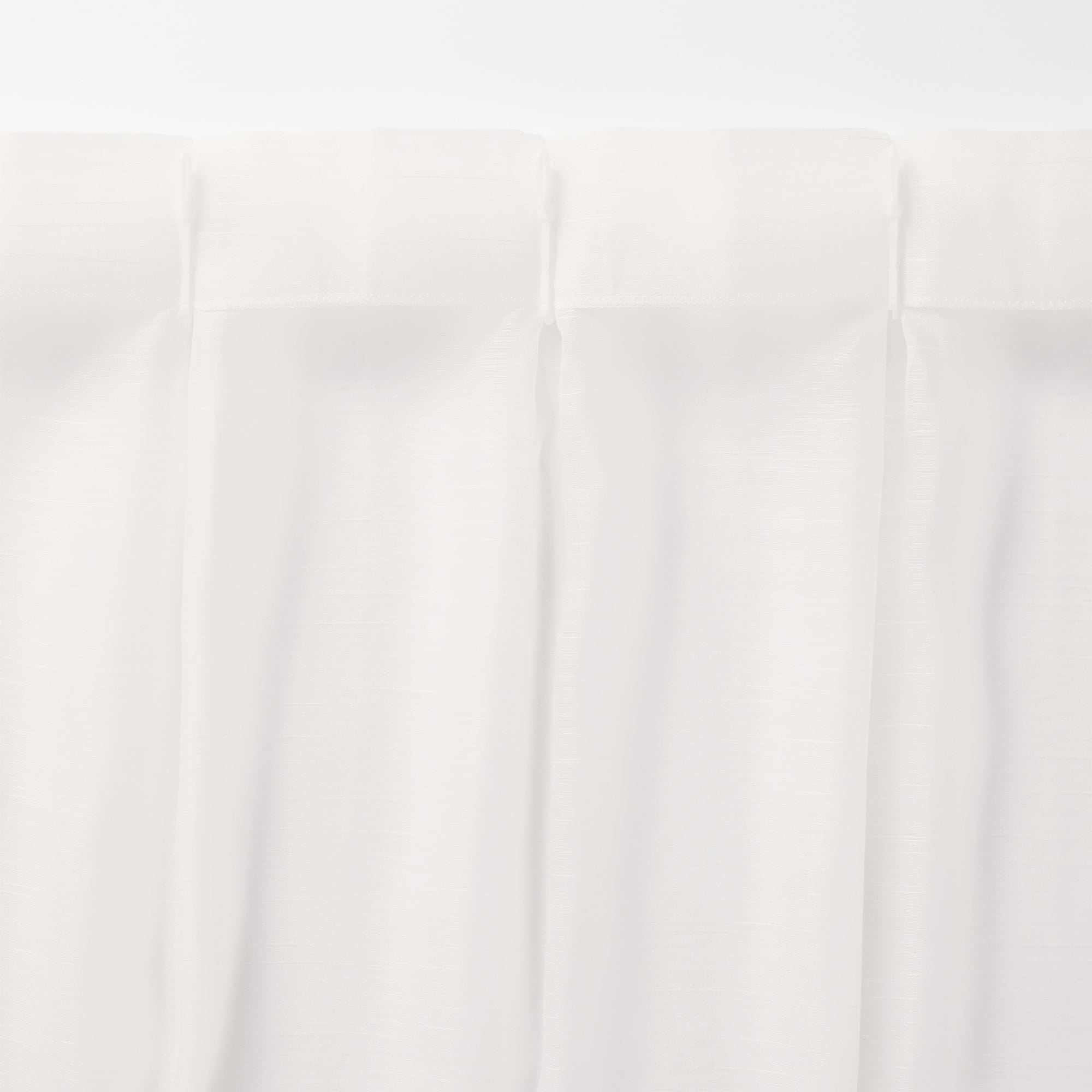 ポリエステル分繊糸ボイル（防炎）プリーツカーテン／オフ白