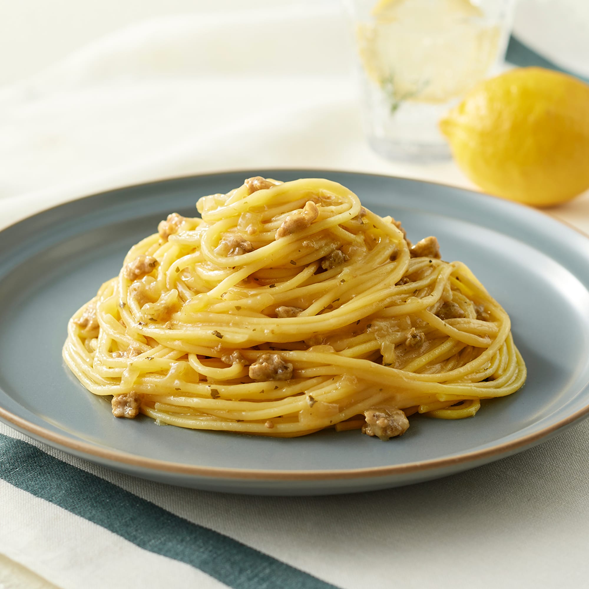 素材の旨みひきたつパスタソース レモンと豚肉のサルシッチャ | 無印良品