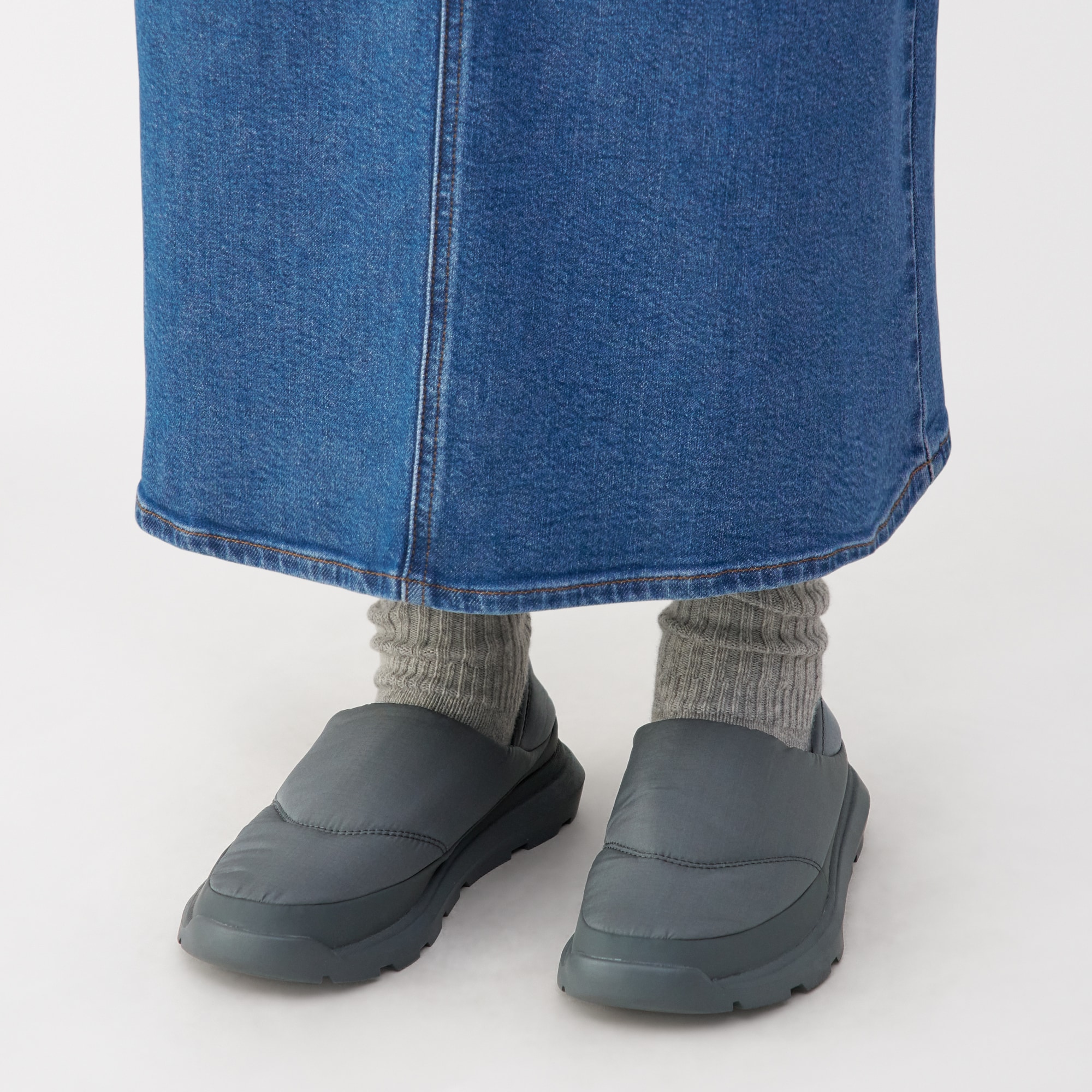 かかとが踏める　撥水中わた入りスリッポン