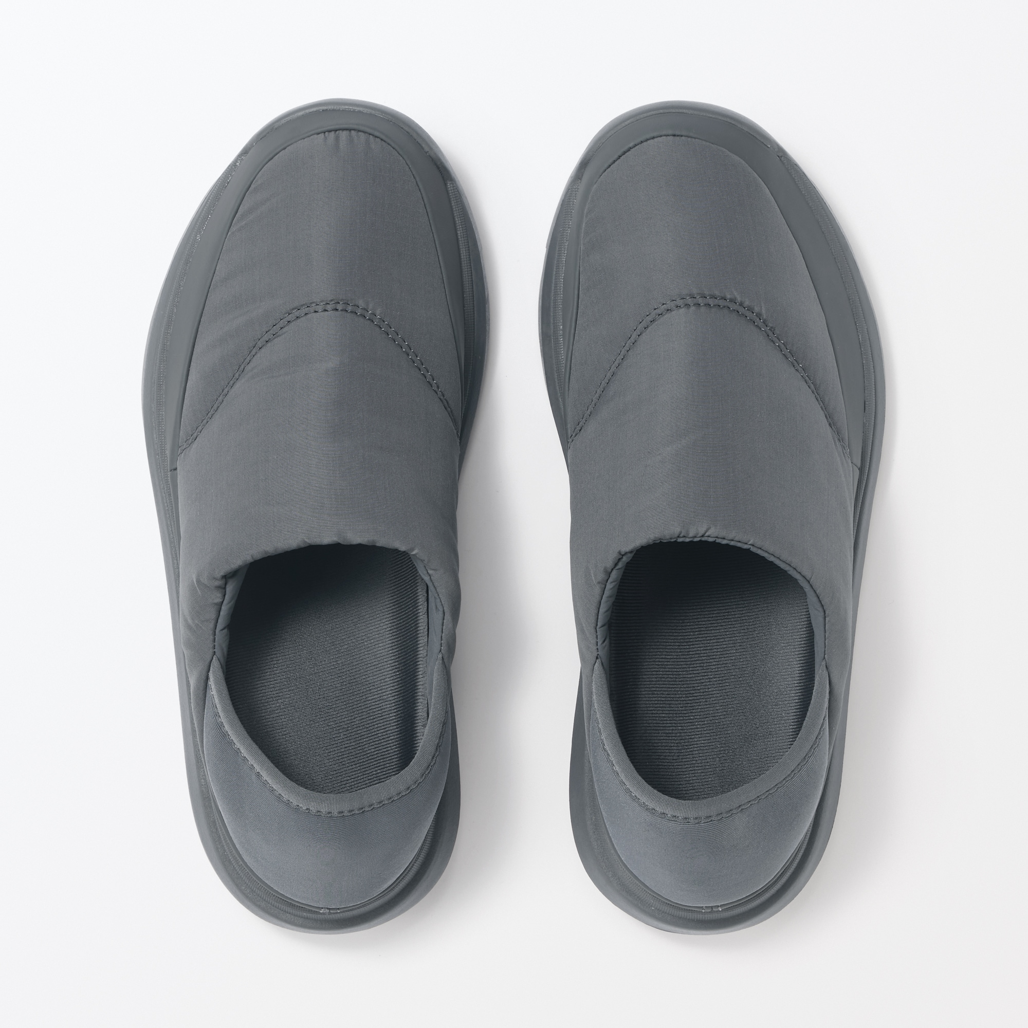 かかとが踏める　撥水中わた入りスリッポン