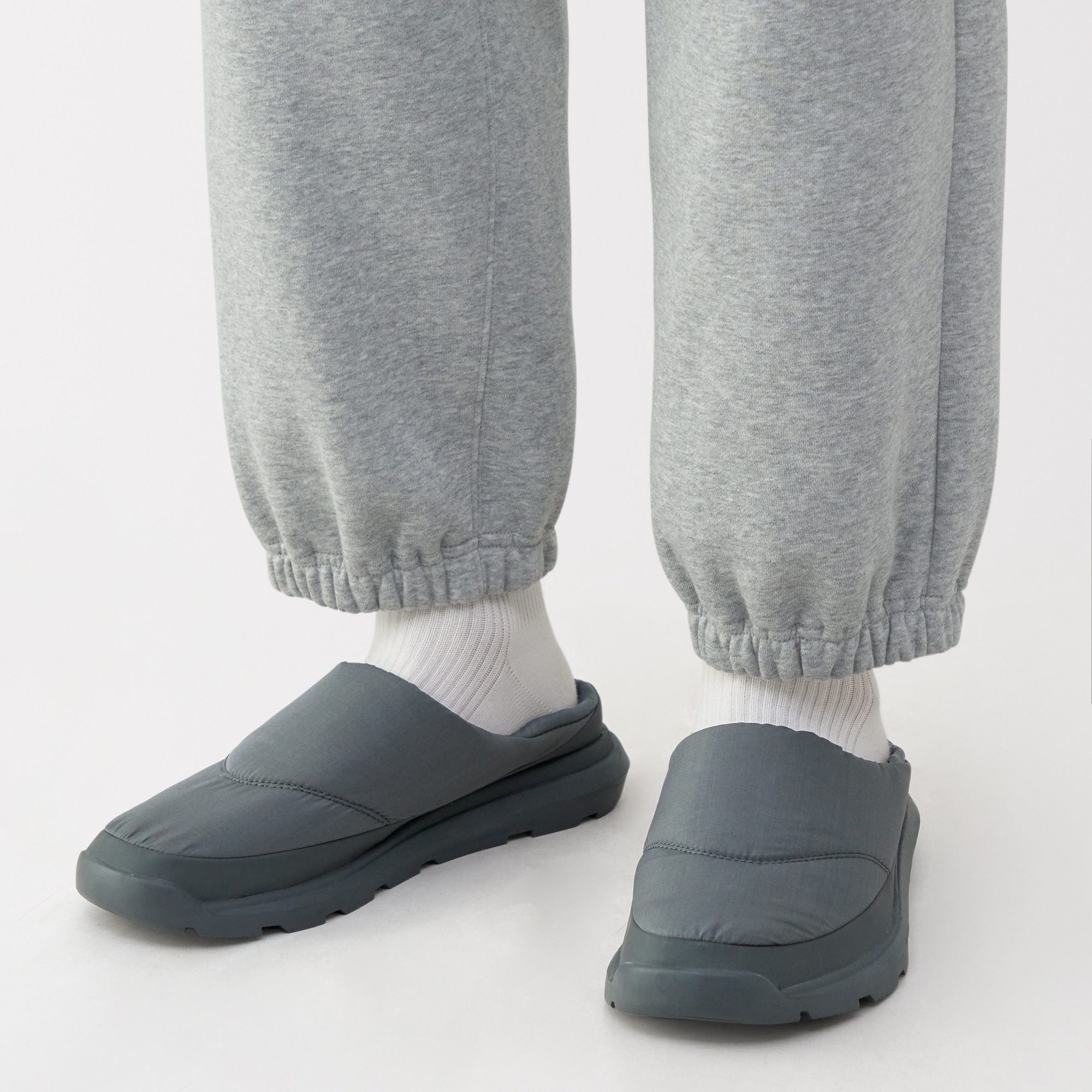 かかとが踏める　撥水中わた入りスリッポン