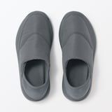 かかとが踏める　撥水中わた入りスリッポン