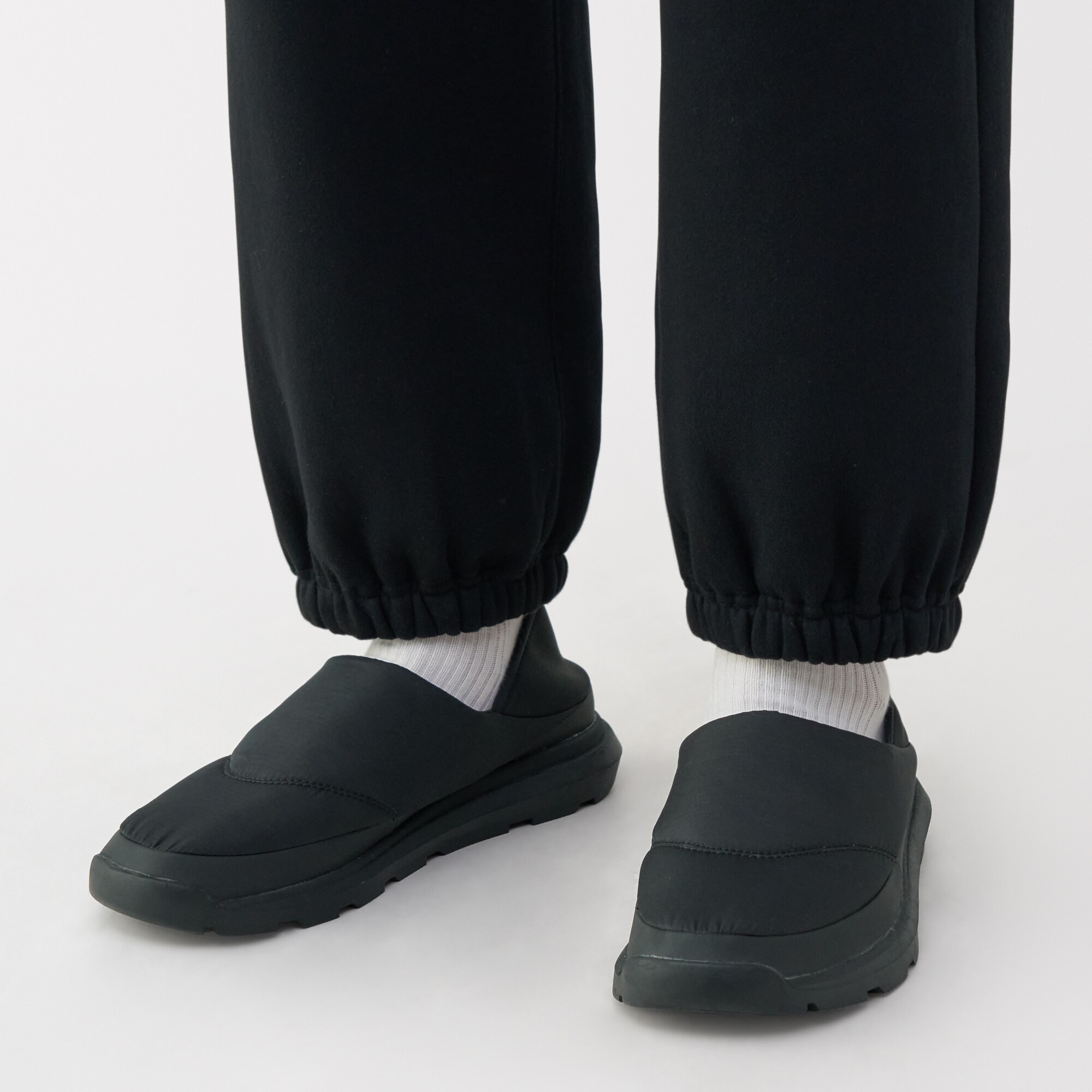 かかとが踏める　撥水中わた入りスリッポン