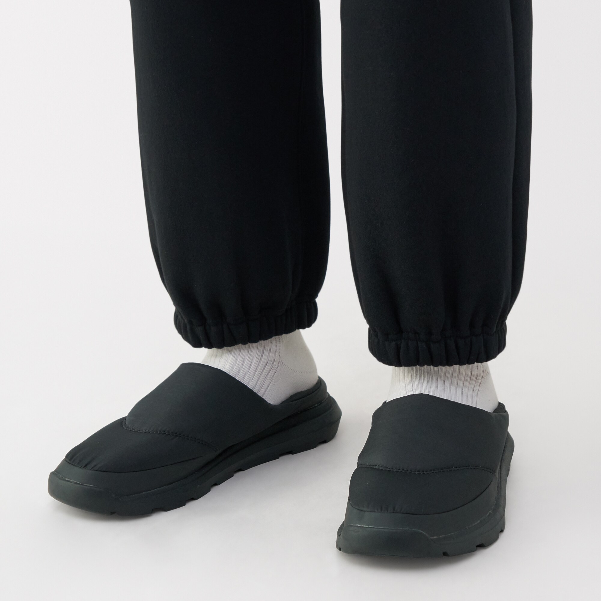 かかとが踏める　撥水中わた入りスリッポン