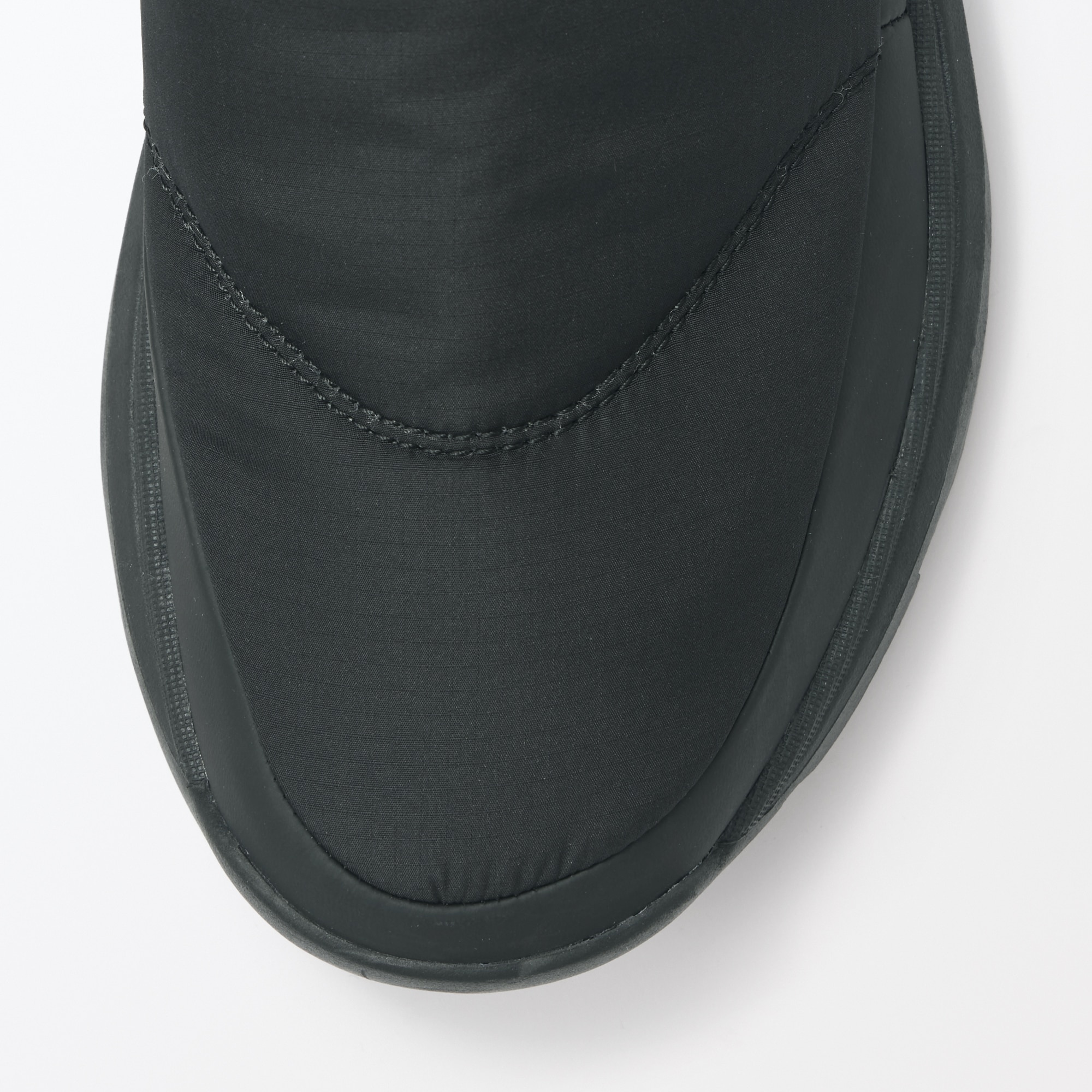 かかとが踏める　撥水中わた入りスリッポン