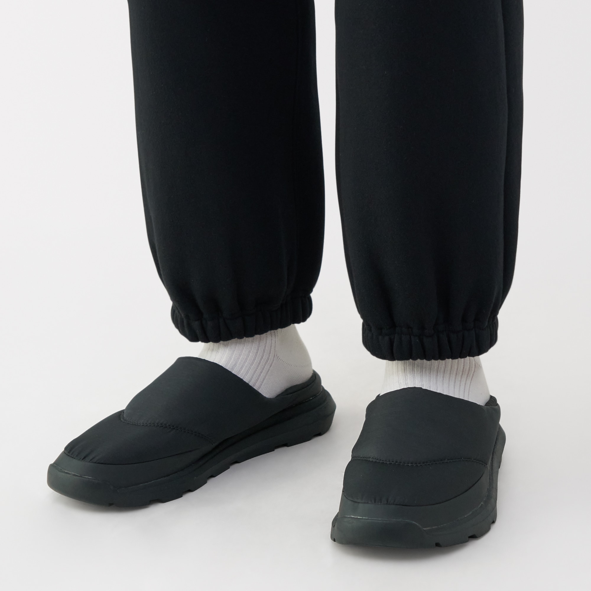 かかとが踏める　撥水中わた入りスリッポン