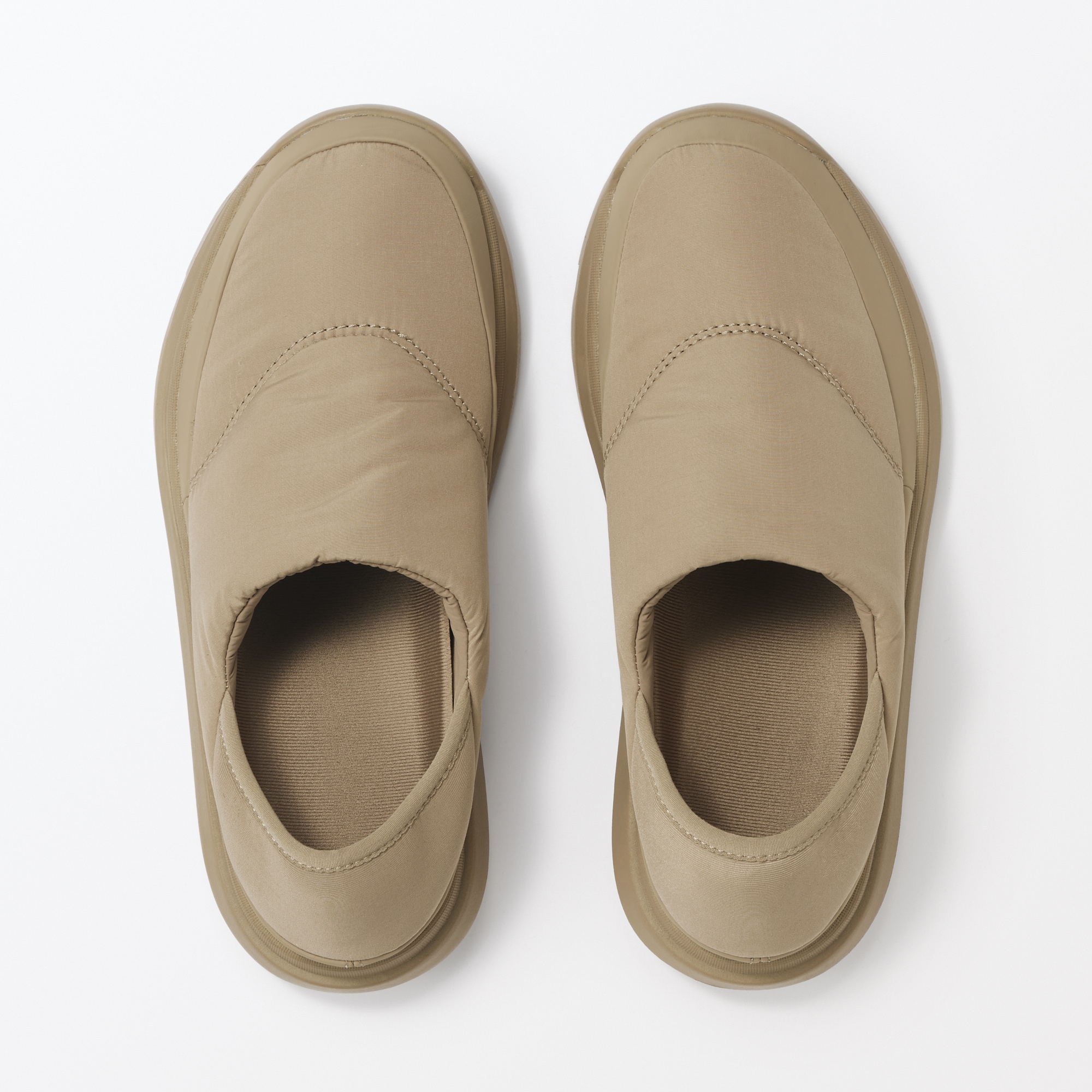 かかとが踏める　撥水中わた入りスリッポン