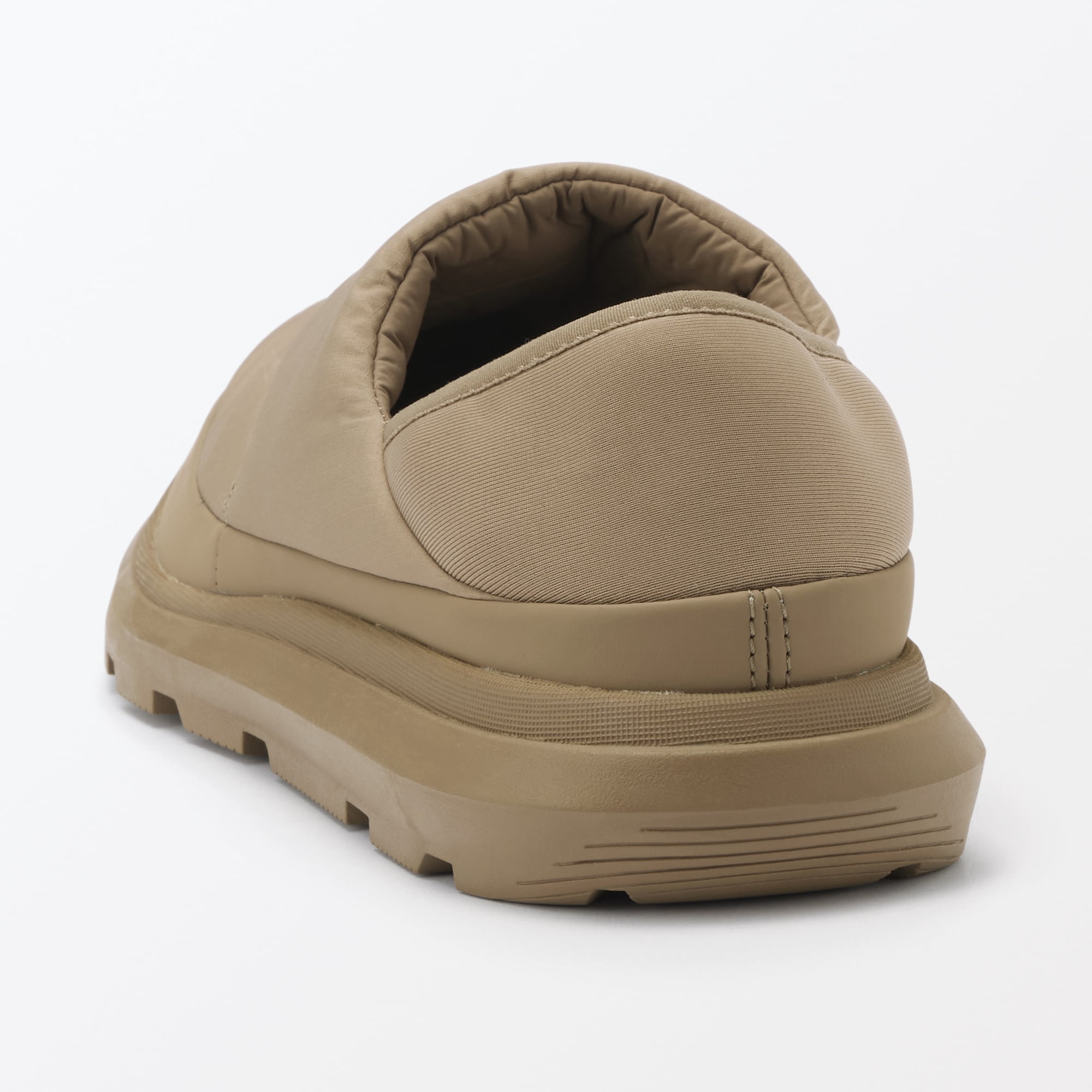 かかとが踏める　撥水中わた入りスリッポン