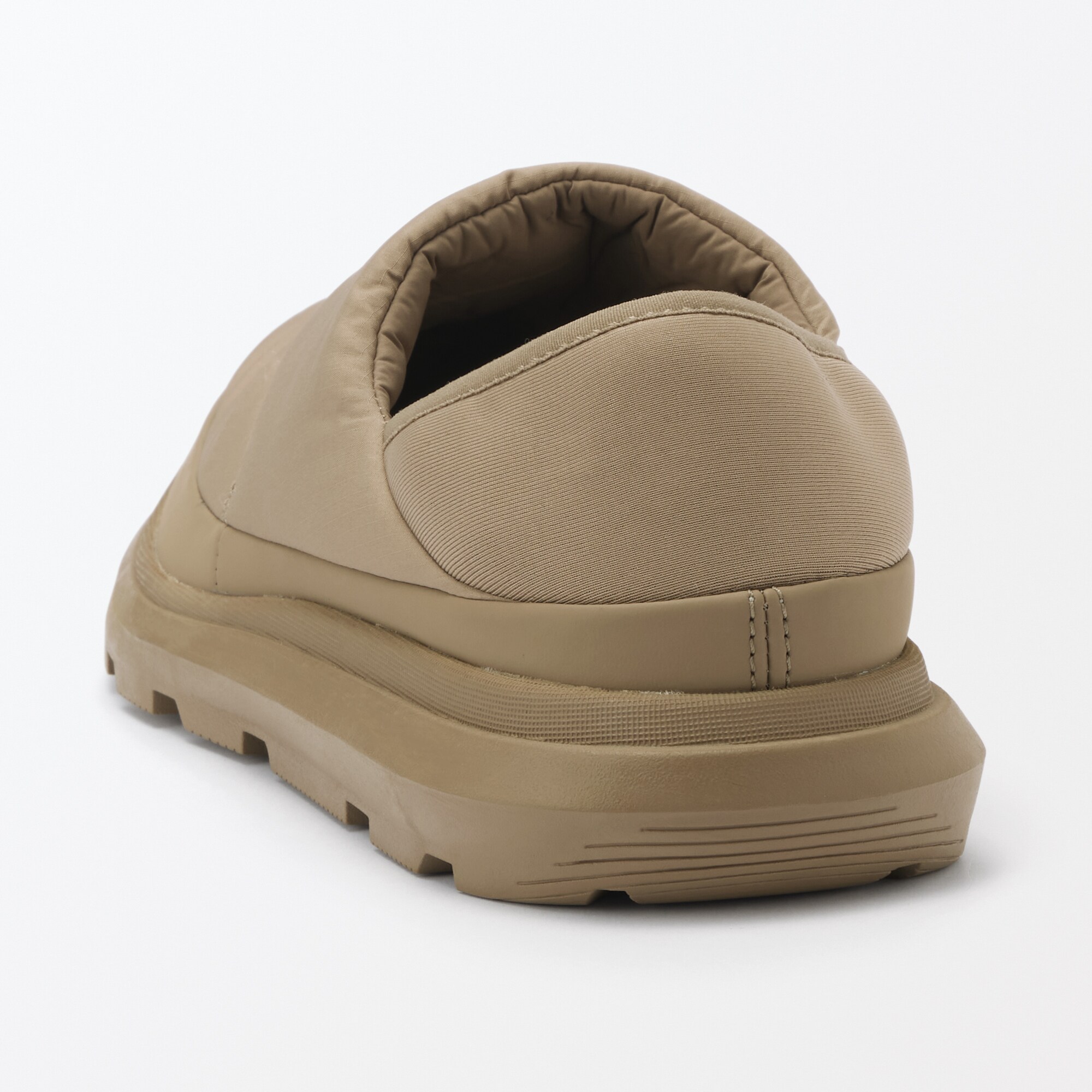 かかとが踏める　撥水中わた入りスリッポン