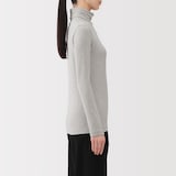 婦人　起毛フライス編みタートルネック長袖Ｔシャツ