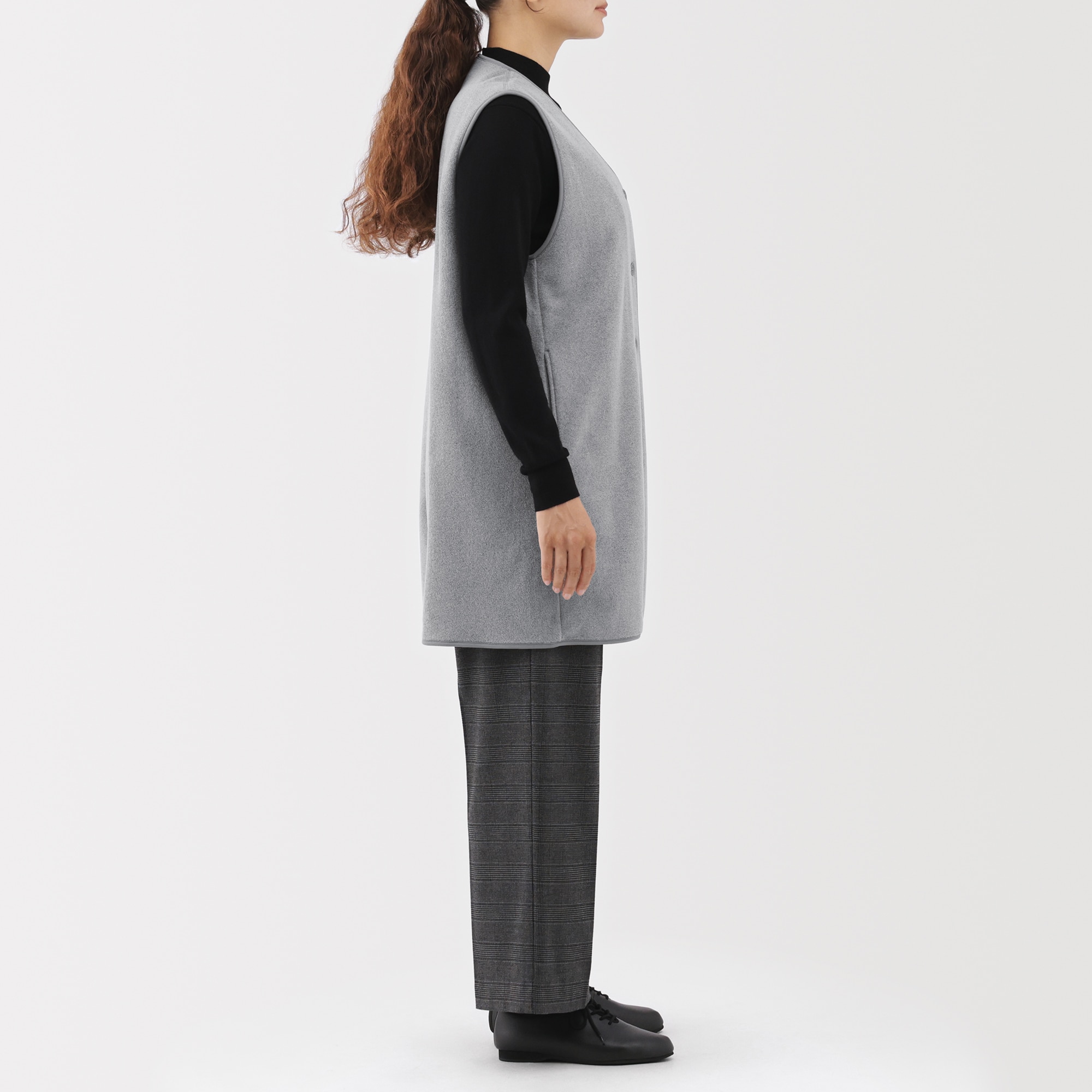 婦人　素材に還るフリースロングベスト