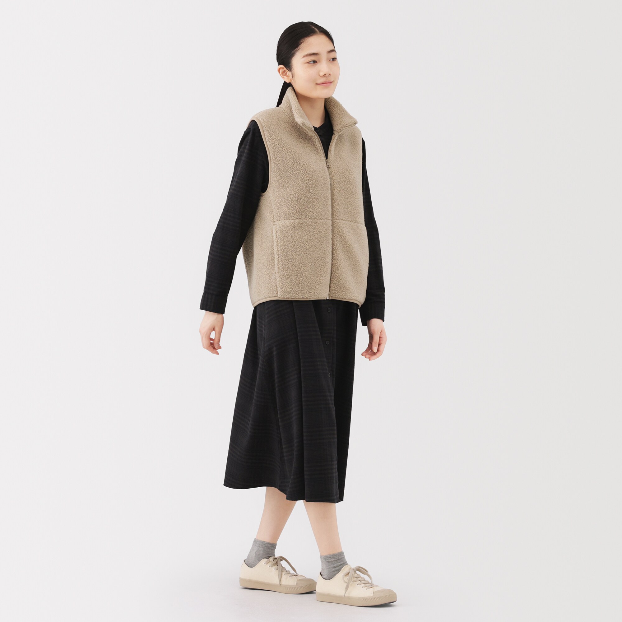 婦人　ボアフリースベスト