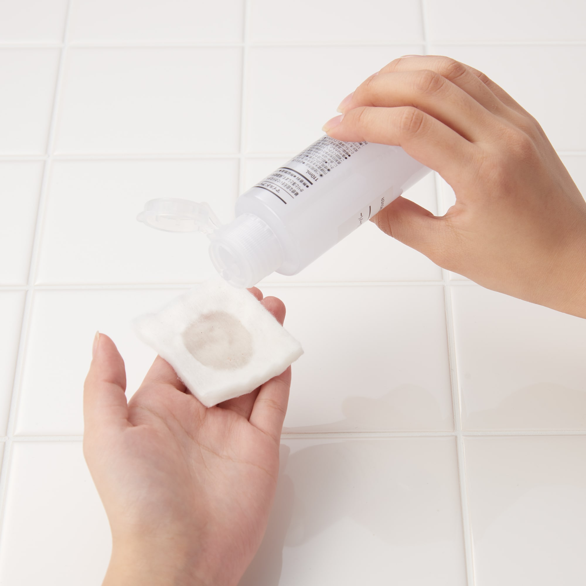 マイルドアイメイクアップリムーバー