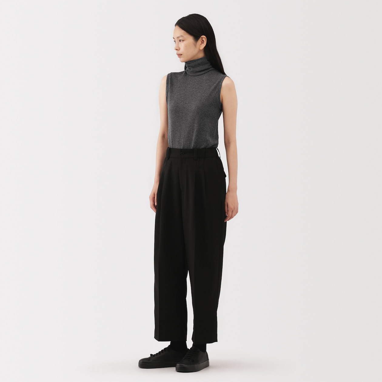 婦人　コットンカシミヤタートルネックノースリーブＴシャツ