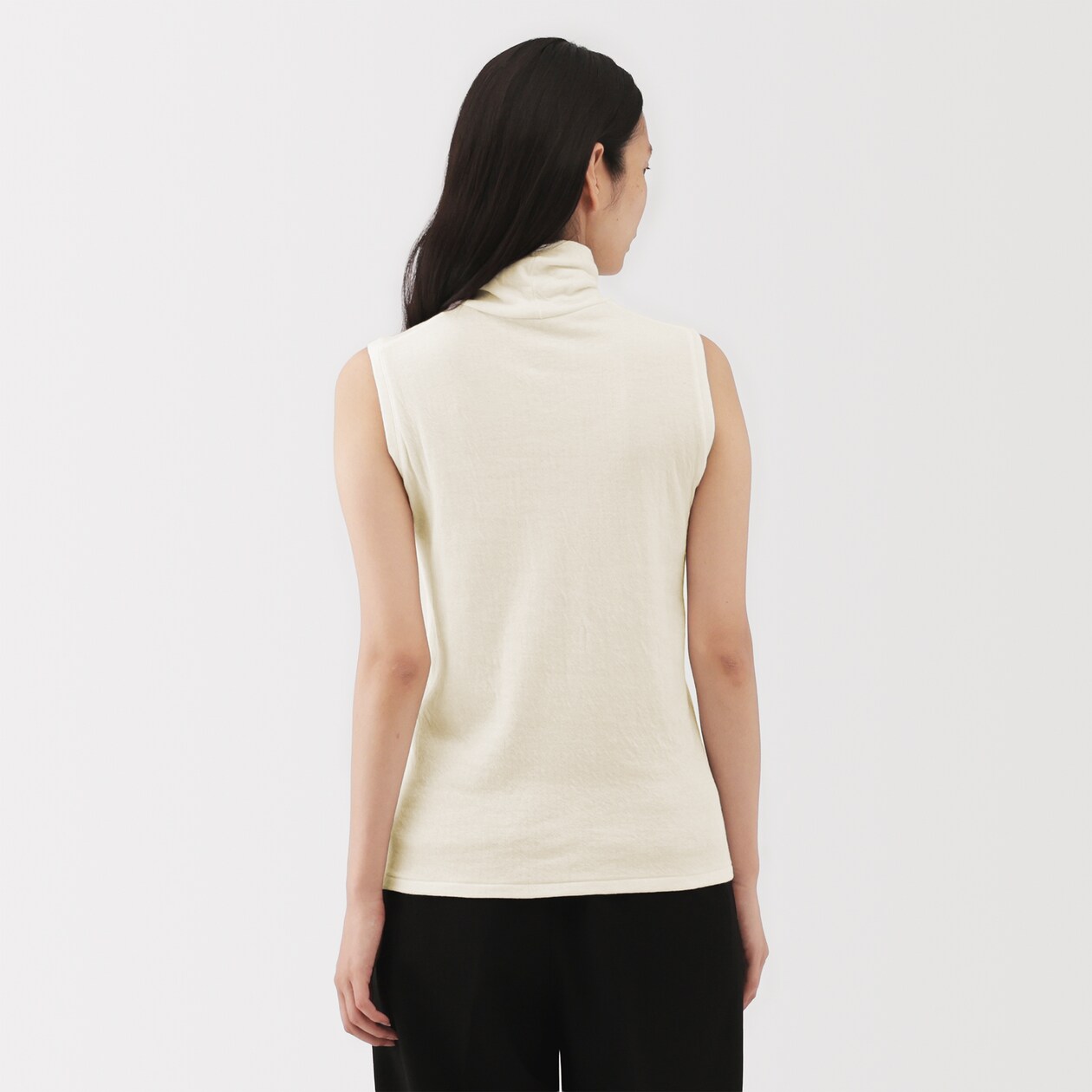 婦人　コットンカシミヤタートルネックノースリーブＴシャツ
