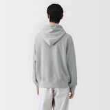 紳士　昔ながらの製法で編み立てたスウェットパーカ