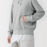 紳士　昔ながらの製法で編み立てたスウェットパーカ