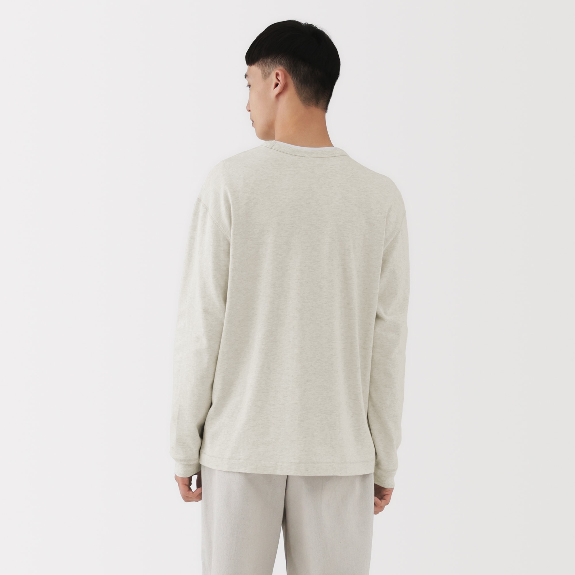 紳士　昔ながらの製法で編み立てた天竺クルーネック長袖Ｔシャツ