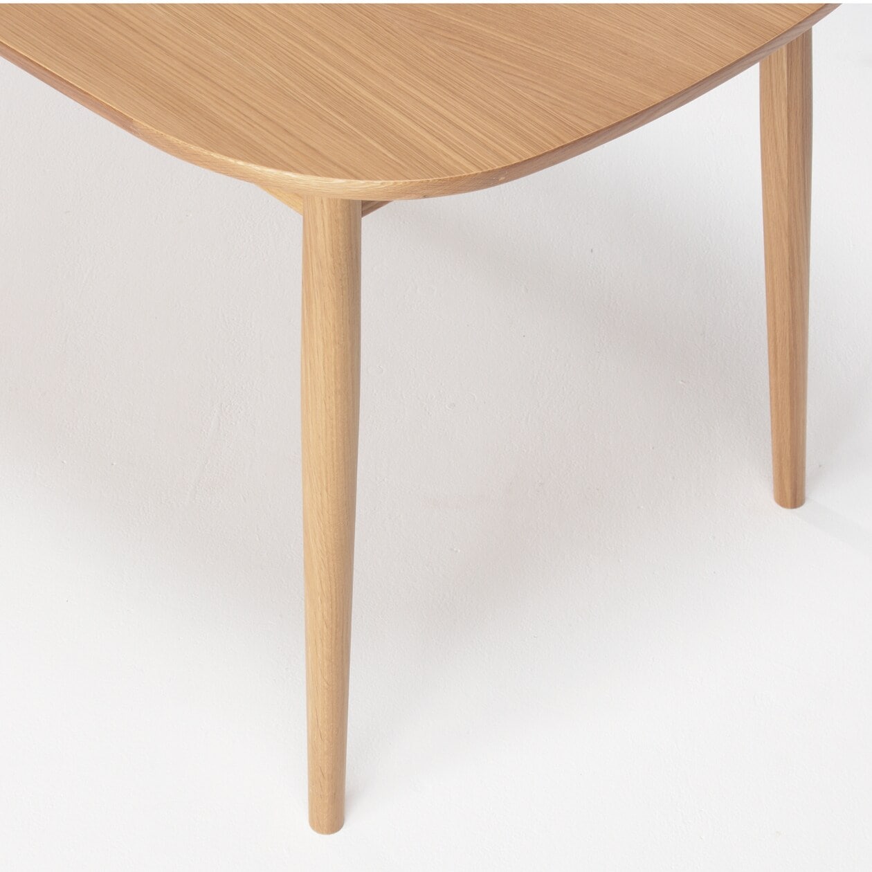 オーク材テーブル・丸脚・幅１８０ｃｍ