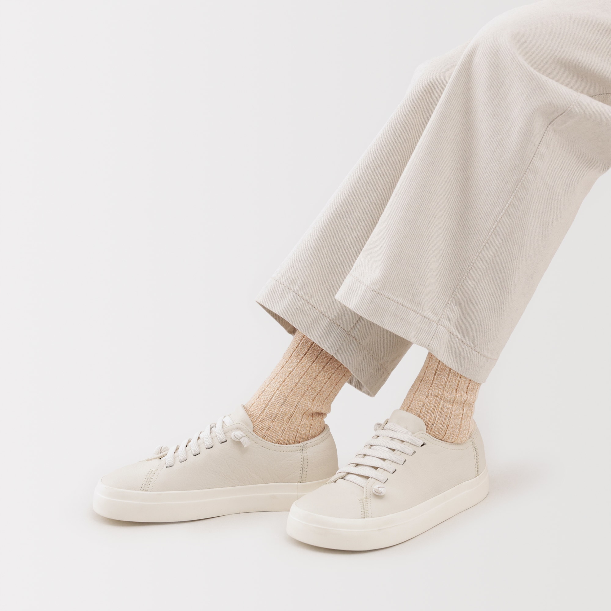 婦人　足なり直角　日本で編みたてたウール混ローゲージ靴下