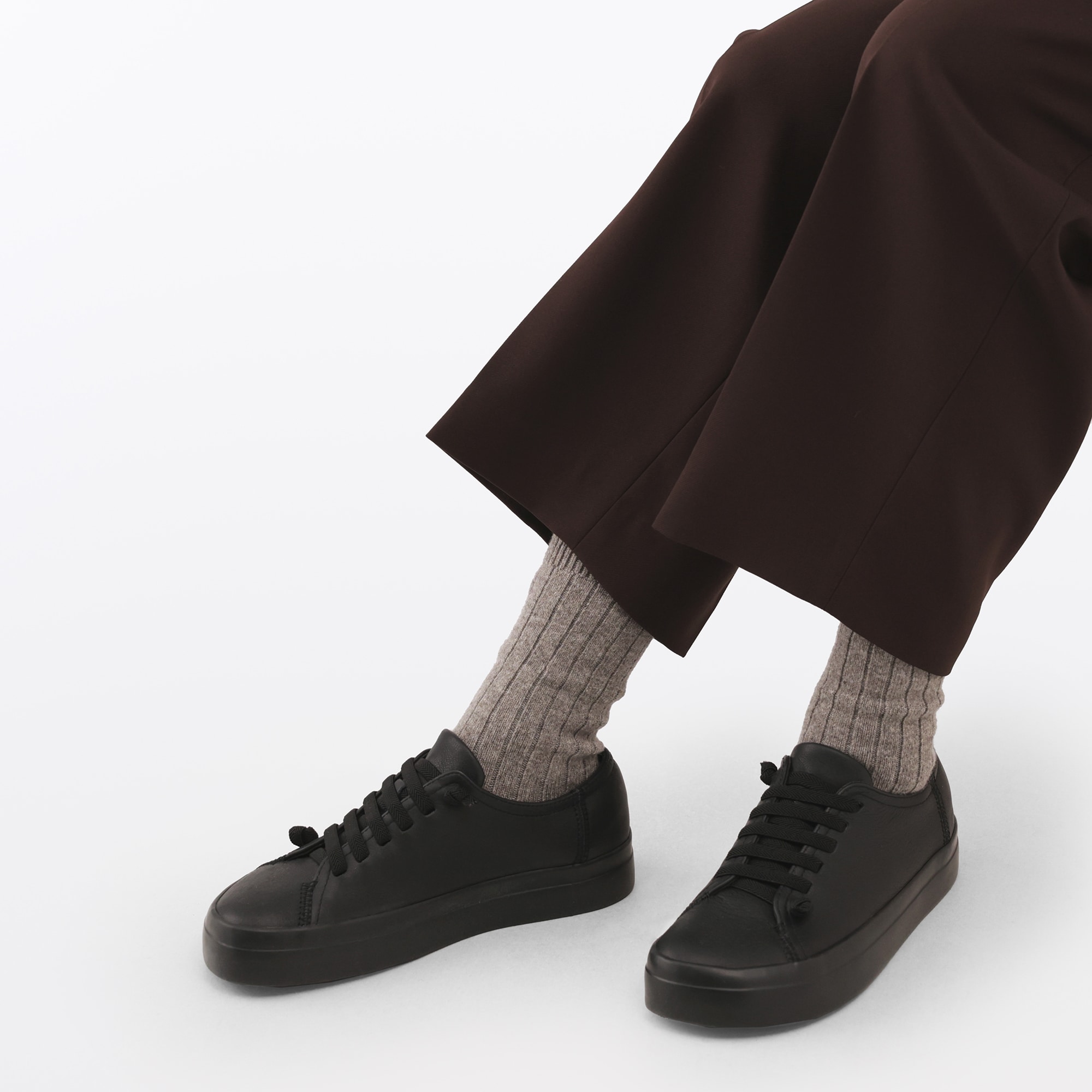 婦人　足なり直角　日本で編みたてたウール混ローゲージ靴下