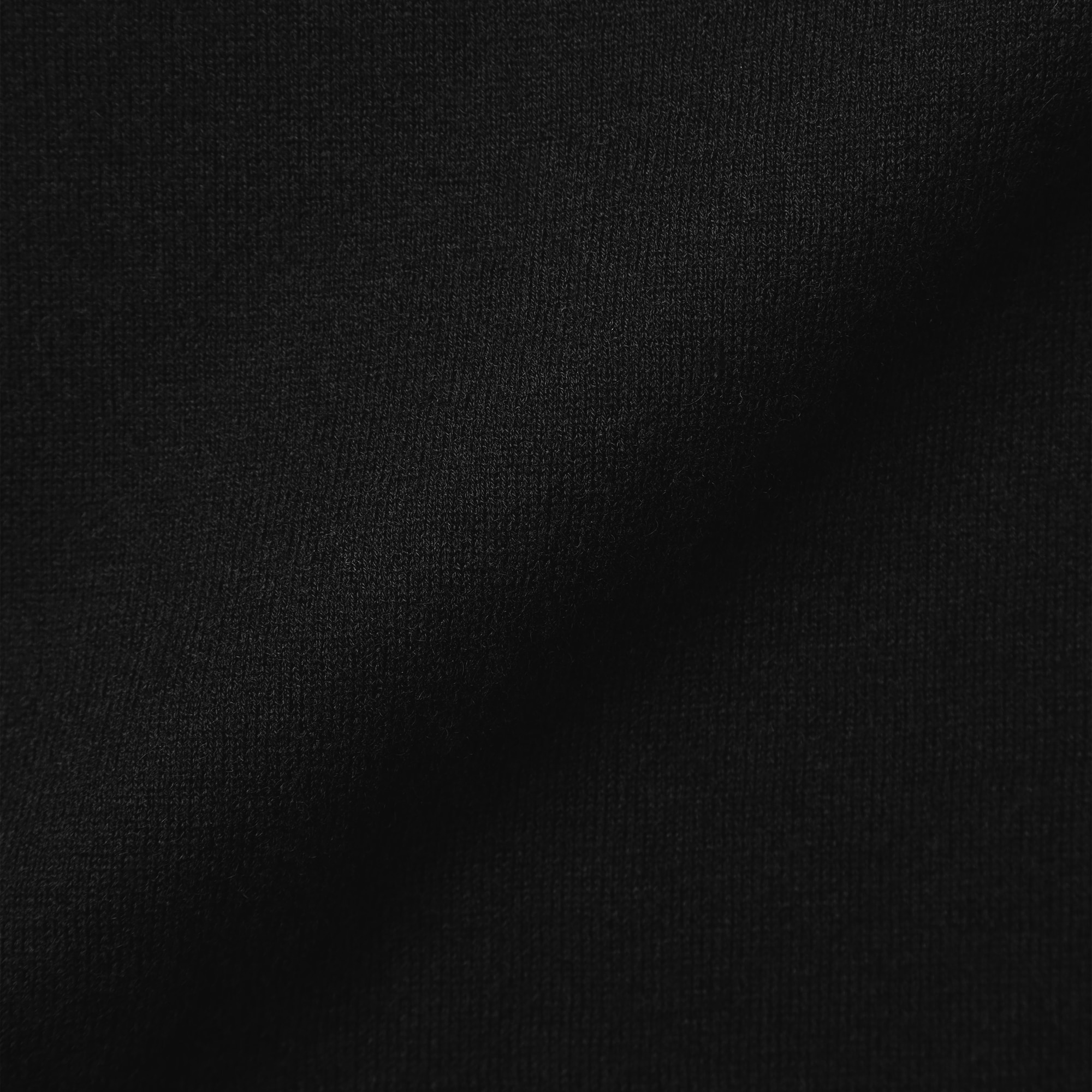 婦人　自然の色を生かして染色した　カシミヤタートルネックセーター