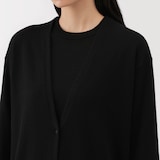 婦人　自然の色を生かして染色した　カシミヤＶネックカーディガン