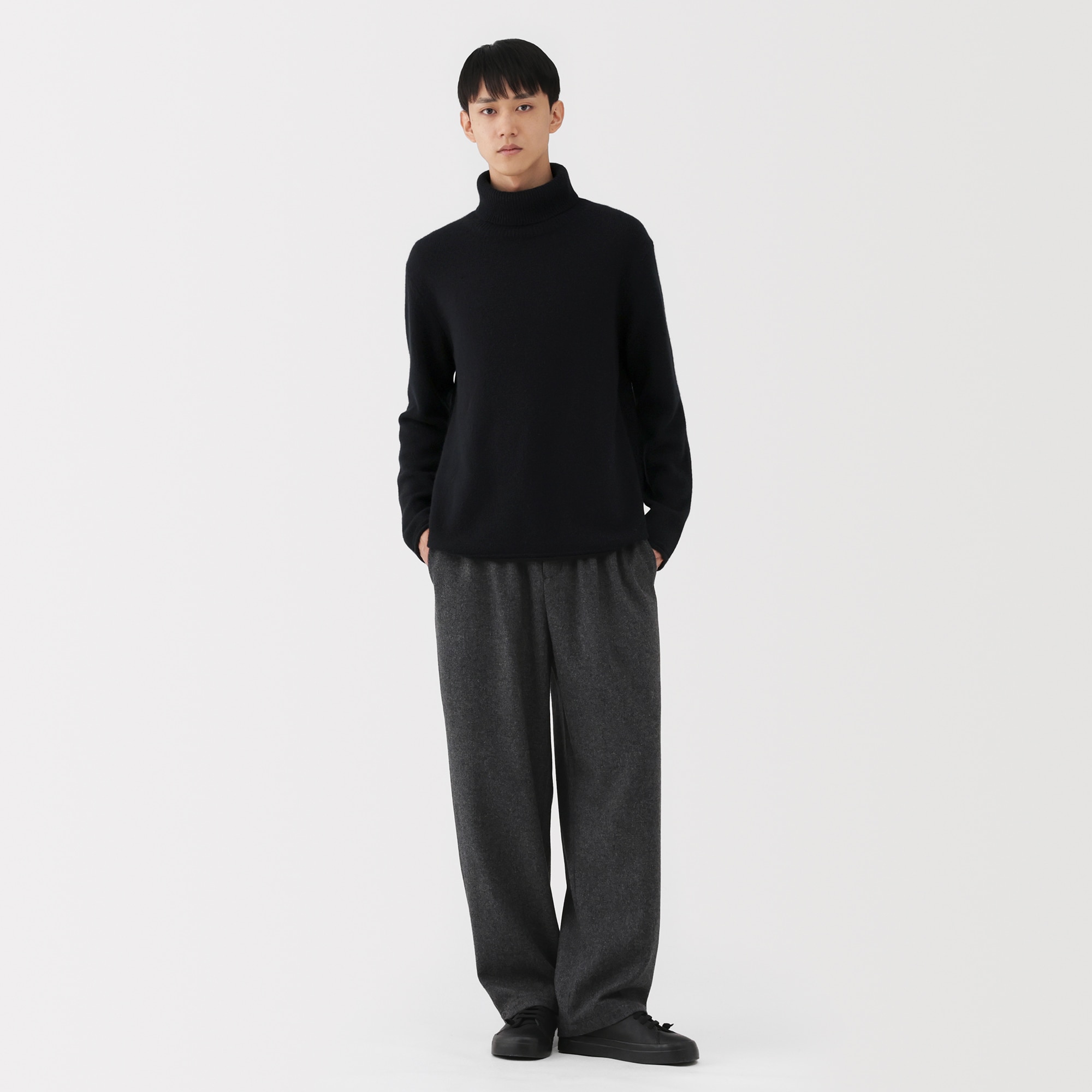 MUJILABO 自然の色を生かして染色した　カシミヤタートルネックセーター 婦人 自然の色を生かして染色した カシミヤタートルネックセーター