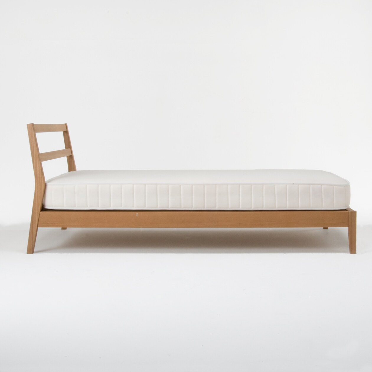 タモ材ベッド・セミダブル