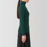 婦人　洗えるウールハイゲージリブタートルネックセーター