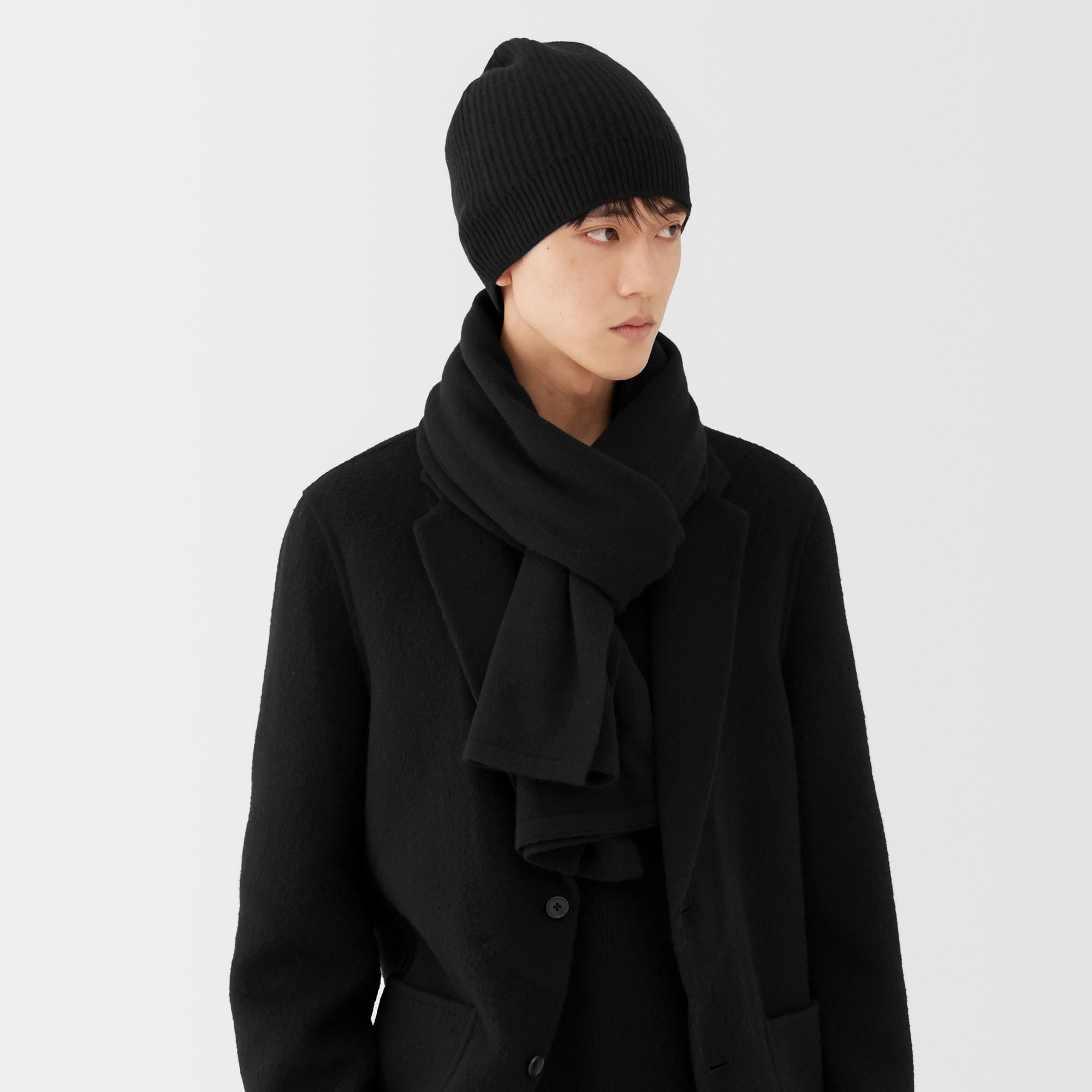 自然の色を生かして染色した　カシミヤニットストール