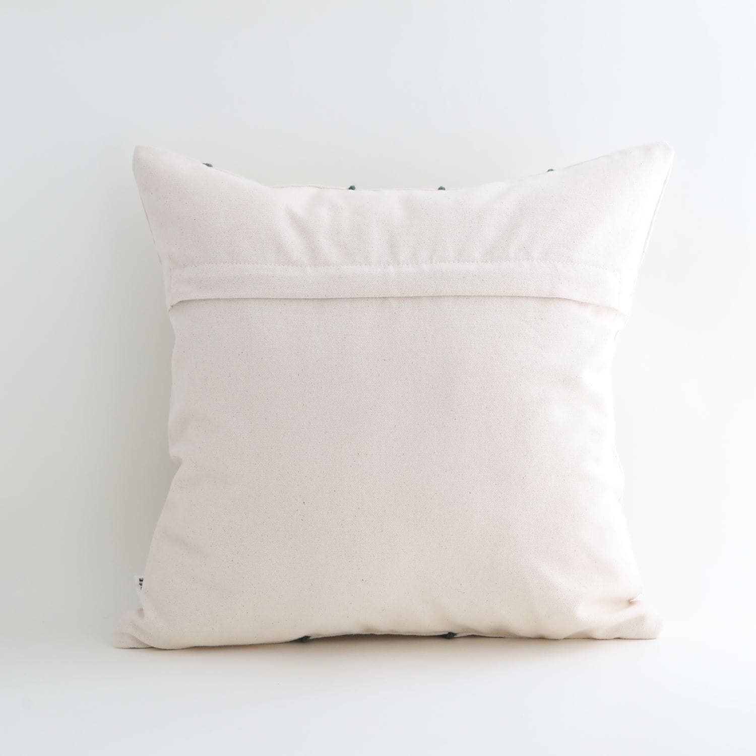 ［ＩＤＥＥ］ロープ刺繍クッションカバー　ブロードリーフ　４０ｃｍ角　生成