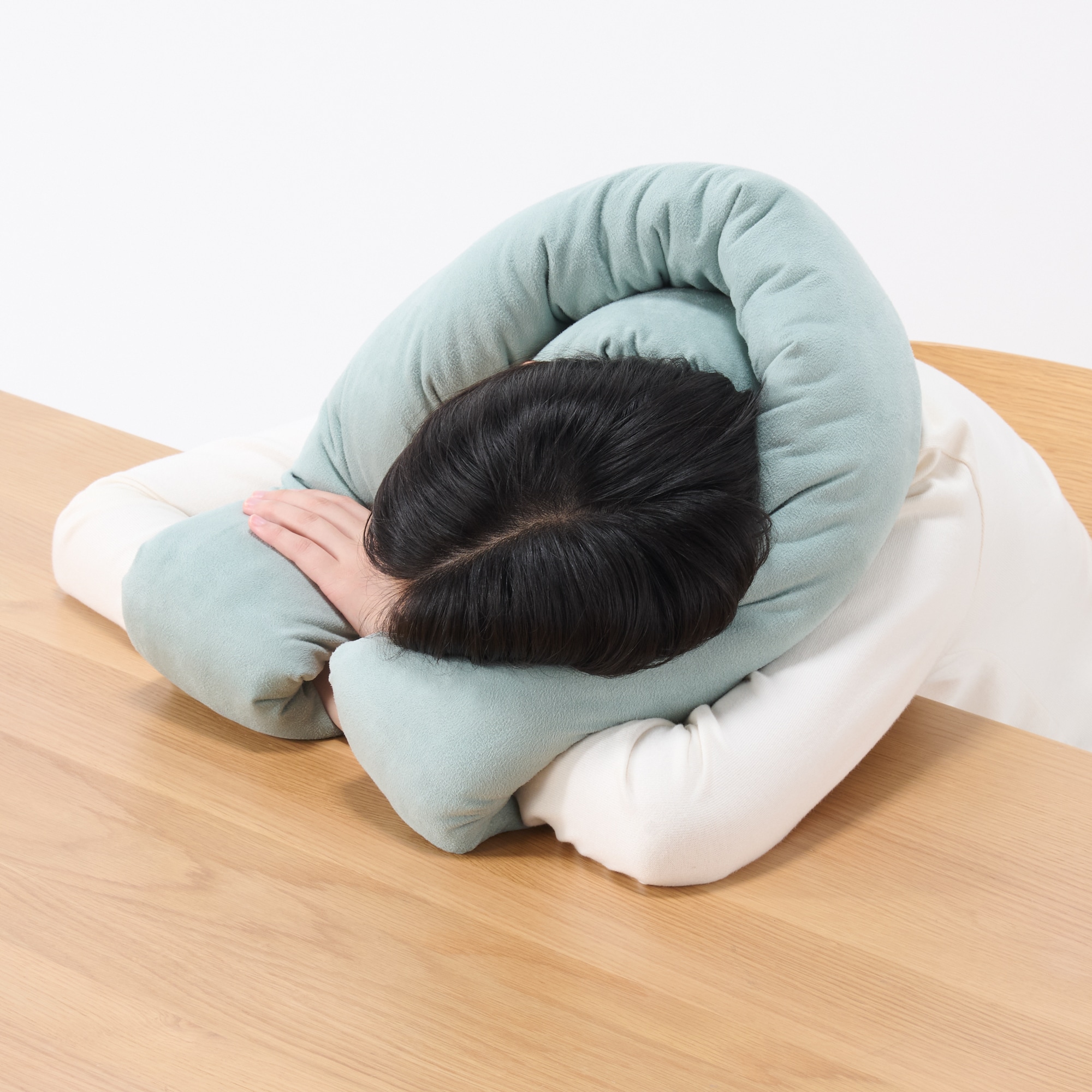 自由に巻けるループクッション