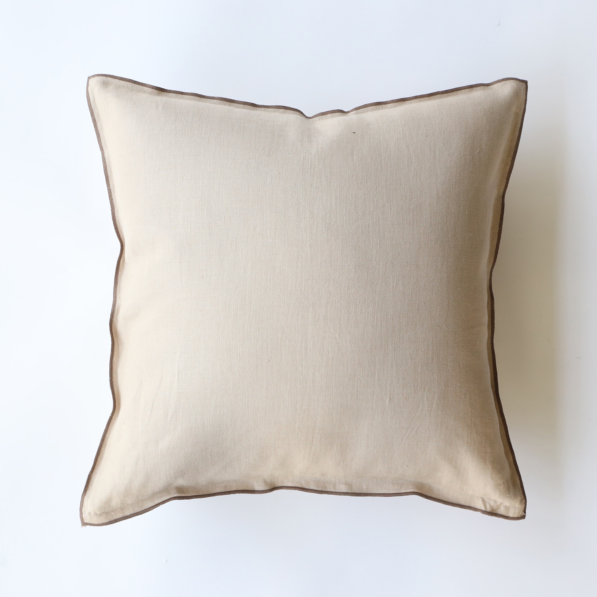 ［ＩＤＥＥ］ＡＩＲＹ　リネンクッションカバー　４５ｃｍ角　グレージュ