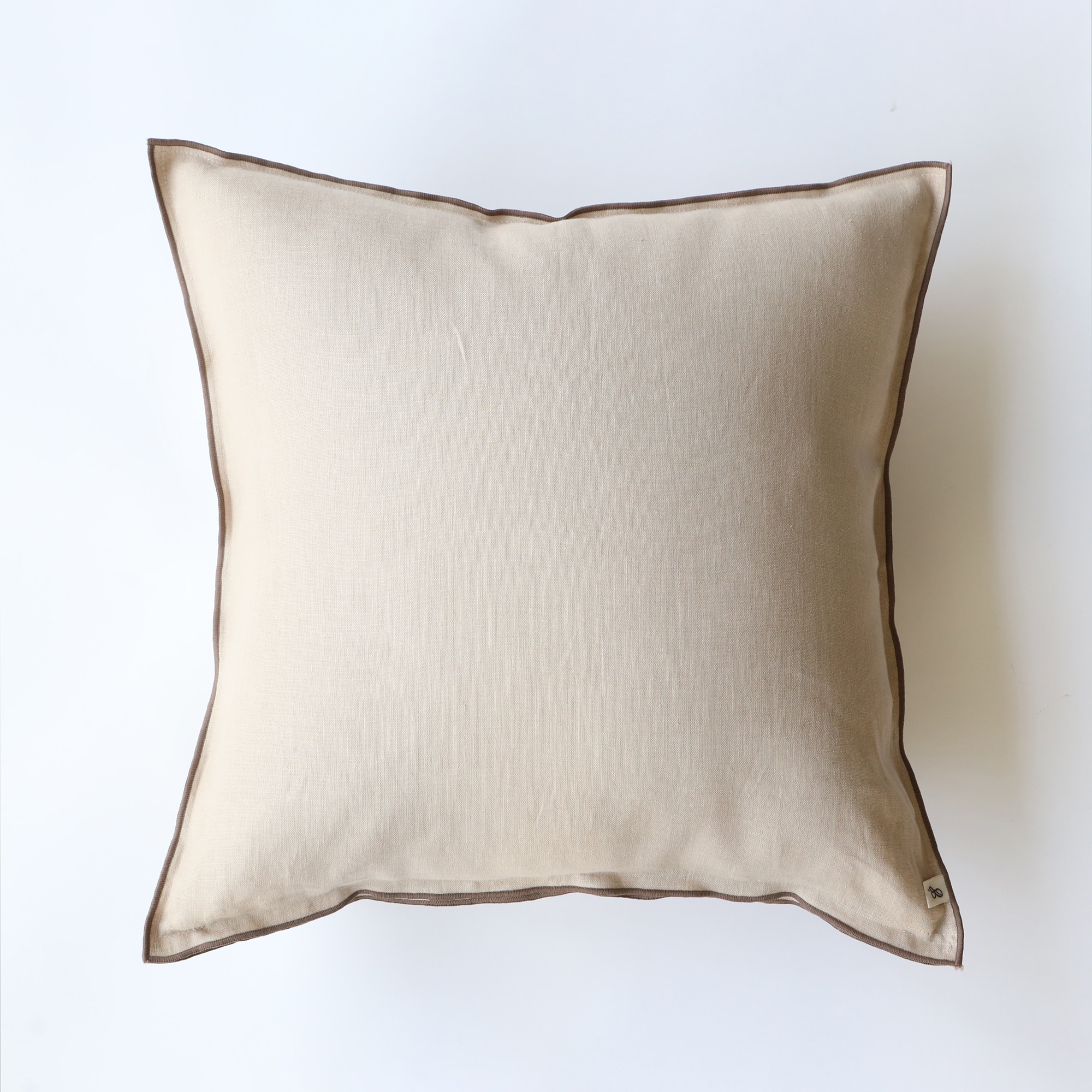 ［ＩＤＥＥ］ＡＩＲＹ　リネンクッションカバー　４５ｃｍ角　グレージュ