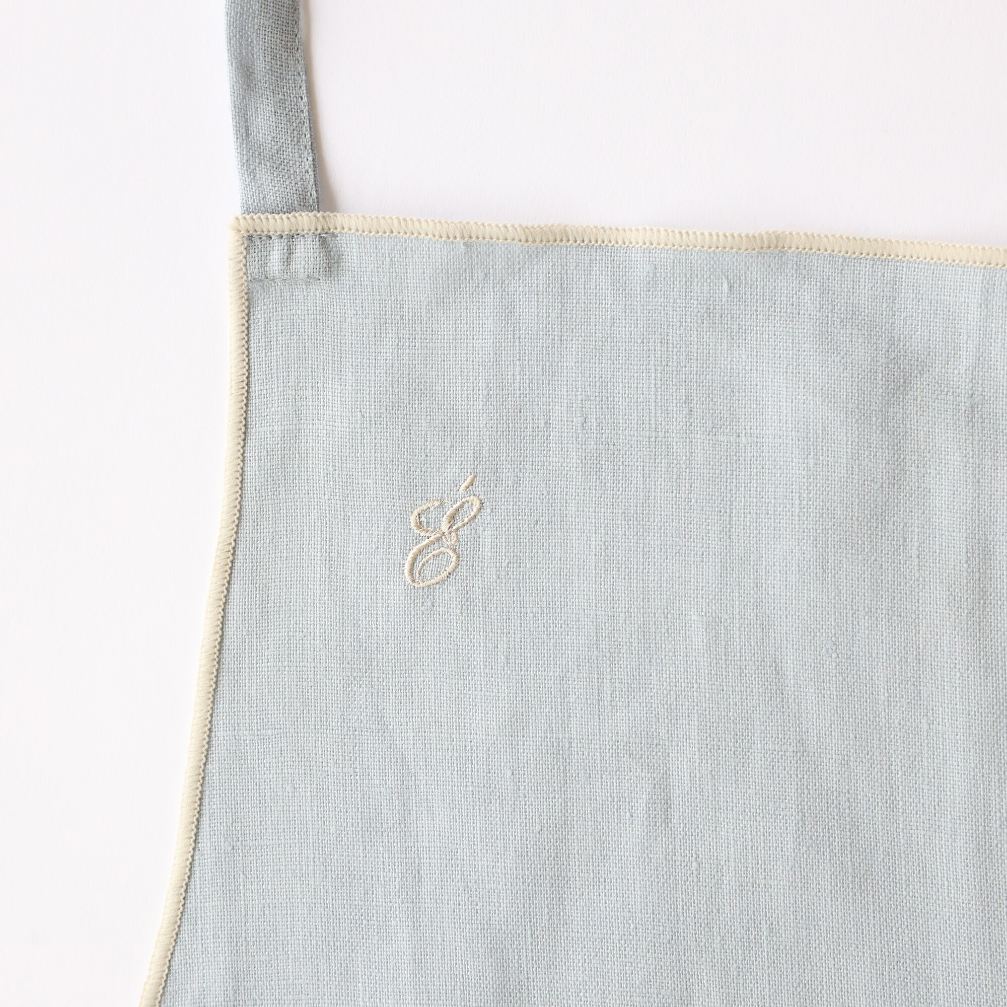 ［ＩＤＥＥ］ＡＩＲＹ　リネン　エプロン　ブルー