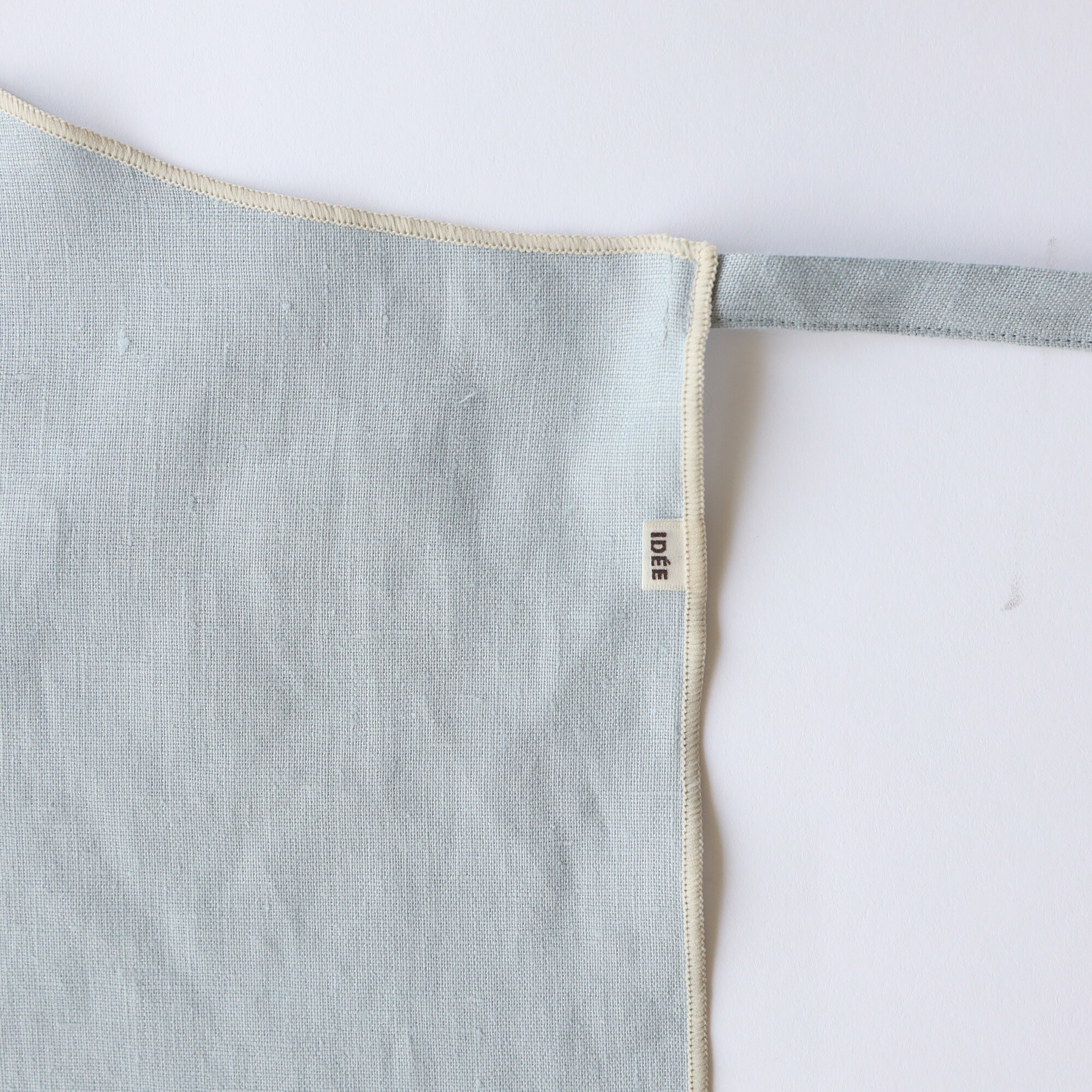 ［ＩＤＥＥ］ＡＩＲＹ　リネン　エプロン　ブルー