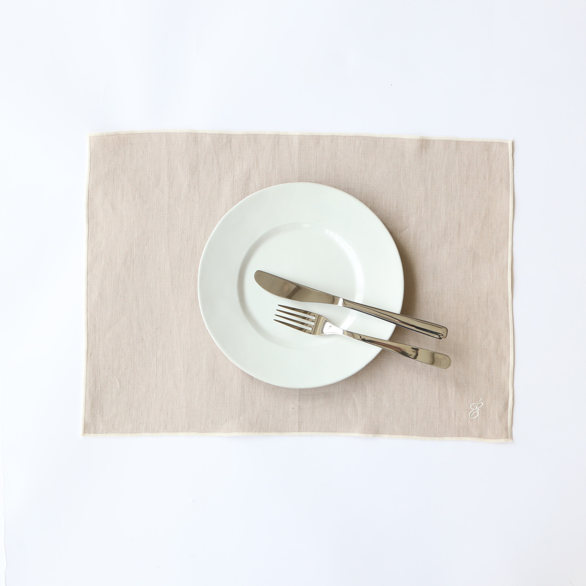 ［ＩＤＥＥ］ＡＩＲＹ　リネン　プレイスマット　グレージュ